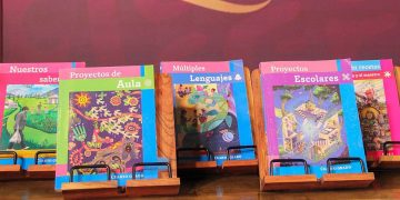 ¿Qué fue lo que se discutió en el Foro Libros de texto gratuitos para una educación con futuro?