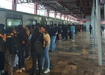 Avance lento en esta línea del Metro afecta a cientos de usuarios