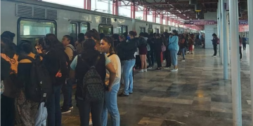 Avance lento en esta línea del Metro afecta a cientos de usuarios