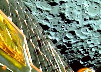 La misión espacial de la India logra alunizar en el polo sur de la Luna