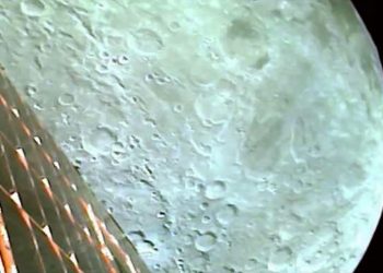 Vehículo espacial de la India comienza la exploración del polo sur de la luna