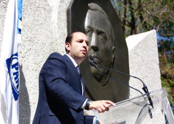 El gobierno busca que las escuelas se conviertan en un campo de adoctrinamiento: Marko Cortés