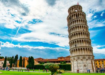 La Torre Inclinada cumple 850 años
