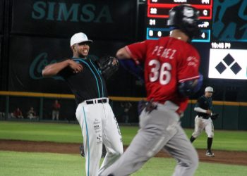 Toros viene de atrás y gana a Saraperos en 10 entradas y avanza a la siguiente ronda  