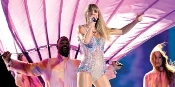 Fans desbordan el Foro Sol por concierto de Taylor Swift