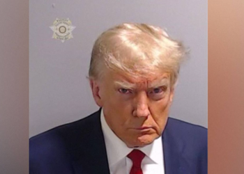 Difunden foto de Trump fichado en cárcel de Georgia