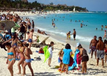 ¿A dónde viajan los mexicanos durante las vacaciones de verano? Un especialista nos cuenta