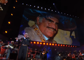 Vicente Fernández regresa con 20 canciones en disco póstumo