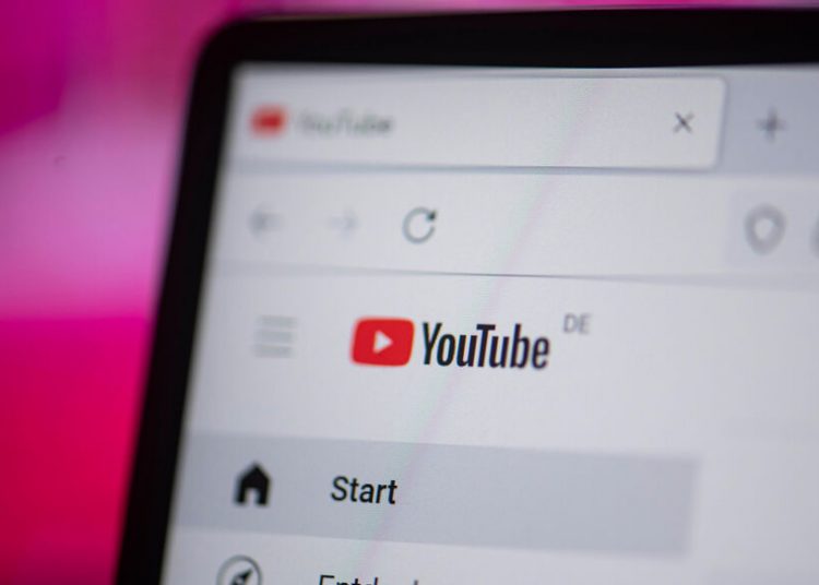 28 February 2022, Berlin: ILLUSTRATION - On a laptop screen you can see the logo of Youtube. Photo: Fabian Sommer/dpa - Photo by Icon sport