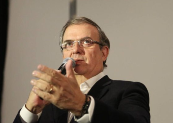 Marcelo Ebrard anuncia inversión de casi 3,000 mdp para parque industrial en Michoacán.