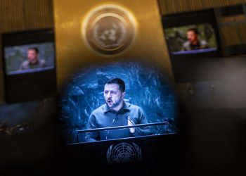 Zelenski señala que Rusia trata de ganarse ciertos países con tratos bajo la mesa