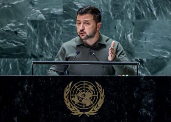 Zelenski señala que Rusia trata de ganarse ciertos países con tratos bajo la mesa