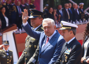 Justifica y respalda la presidenta del Senado, que López Obrador encabece en solitario los festejos patrios