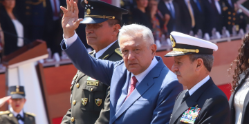 Justifica y respalda la presidenta del Senado, que López Obrador encabece en solitario los festejos patrios
