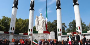López Obrador conmemora la gesta heroica del Castillo de Chapultepec