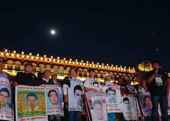 Familiares de los 43 normalistas de Ayotzinapa demandan apoyo internacional para que se esclarezca el caso