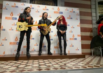 El Museo de Cera celebra 10 años de la actualización de la figura de cera de Alex Lora