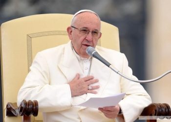 Papa Francisco pide proteger la dignidad humana ante el fenómeno migratorio