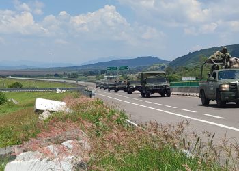 Arriban otros 900 elementos militares a Michoacán
