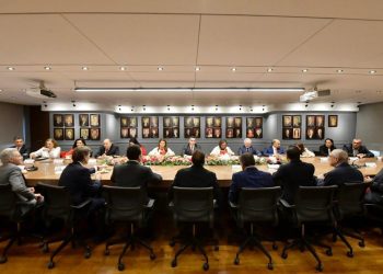 Xóchitl Gálvez se reúne con ex presidentes del PRI