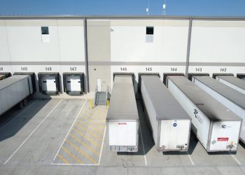 C.H. Robinson abre unas de las instalaciones más grandes de transbordos fronterizos entre México y EU