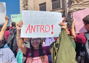 “El Tec no es cantina”, se manifiestan estudiantes y toman el plantel
