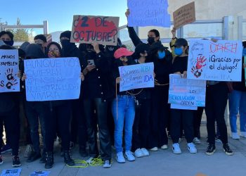 Protestan alumnos de la UAEH en calles de Pachuca tras represión a estudiantes del Instituto de Artes