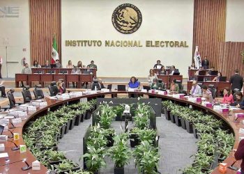 Aprueba INE lineamientos para la reelección de senadurías y diputaciones