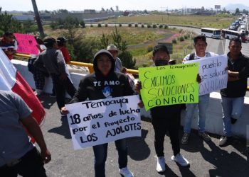 Pobladores de Temoaya cierran la autopista Toluca-Atlacomulco y Toluca-Valle de Bravo-Zitácuaro