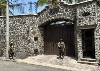 Resguardan elementos de la Fiscalía de Morelos domicilio de Uriel Carmona