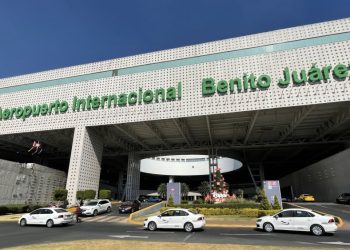 Advierten sobre riesgos por la reducción de vuelos en el AICM
