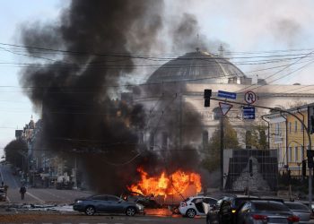 Ataques ucranianos obligan a Moscú a replegar aviones