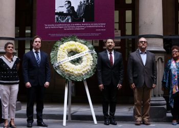 Llama Martí Batres a cuidar la democracia en América Latina