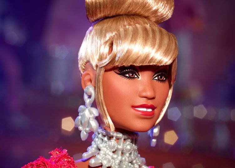 USA8935. NUEVA YORK (NY, EEUU), 12/09/2023.- Fotografía cedida hoy por Mattel donde aparece la esperada muñeca Barbie de la "reina de la salsa" Celia Cruz, que sale a la venta este martes, un evento que los admiradores de la cantante llevan esperando desde hace dos años. Como aperitivo al Mes de al Herencia Hispana de 2023, que empieza el 15 de septiembre, esta muñeca sale al mercado como parte de la Barbie's Inspiring Women Series (Serie de Mujeres Inspiradoras) "que rinde homenaje a increíbles heroínas de su época; mujeres valientes que asumieron riesgos, cambiaron reglas y allanaron el camino para que generaciones de niñas soñaran más grande que nunca", indicó Mattel. EFE/Mattel /SOLO USO EDITORIAL /NO VENTAS /SOLO DISPONIBLE PARA ILUSTRAR LA NOTICIA QUE ACOMPAÑA /CRÉDITO OBLIGATORIO
