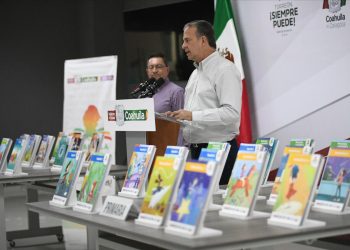 Presentan colección “Coahuila Educa” que sustituye a los nuevos libros de texto federales