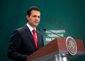 Padres de Ayotzinapa piden investigar penalmente a Peña Nieto