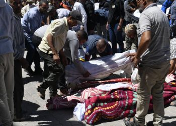 Suman más de mil muertos por terremoto en Marruecos