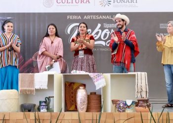 Fonart y la DGCPIU celebran el mes patrio con “Tápame con tu rebozo. Fiesta y tradición”