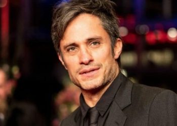 Gael García Bernal es homenajeado en Francia