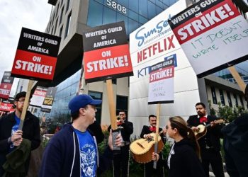 Guionistas de Hollywood logran el principio de un acuerdo que podría cesar su huelga