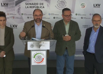 Garduño presiona y chantajea a familiares de víctimas de incendio en estación migratoria, denuncia Grupo Plural