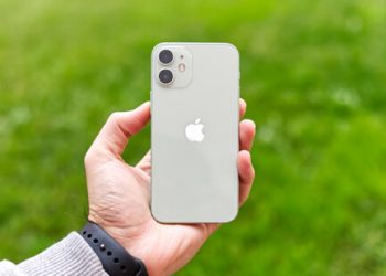 La Unión Europea podría retirar del mercado el iPhone12