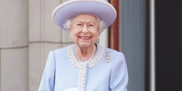 Un comité se encargará de planificar el diseño de un monumento dela reina Isabel II 