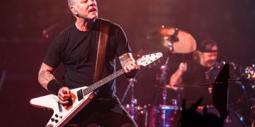 Metallica pospone gira por contagio de su vocalista de COVID 19