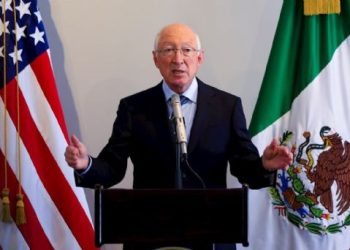 Con el regreso de México a la Categoría 1 en aviación civil fortalecemos nuestra integración y unimos a nuestros pueblos: Ken Salazar