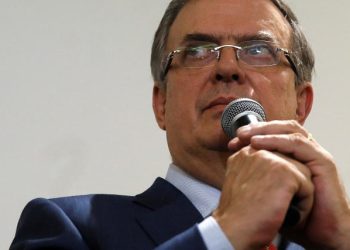 Ebrard denuncia que Morena viola sus derechos político-electorales