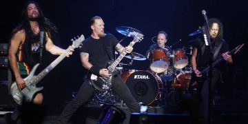¿Será fan? Perrita escapa de su casa y aparece en concierto de Metallica