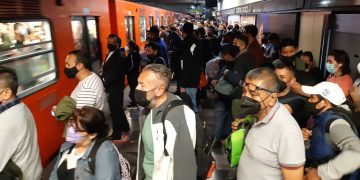 Usuarios denuncian saturación en estas líneas del Metro