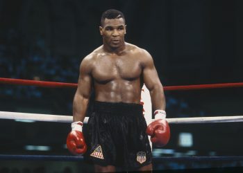 Mike Tyson, crónica de una vida sinuosa