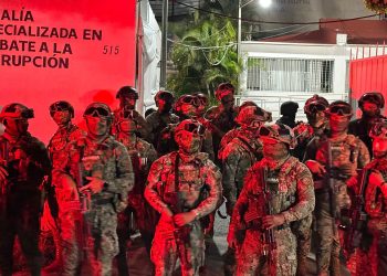 Montan operativo en Fiscalía Anticorrupción de Morelos para restituir cargo a Vicefiscal Núñez Urquiza